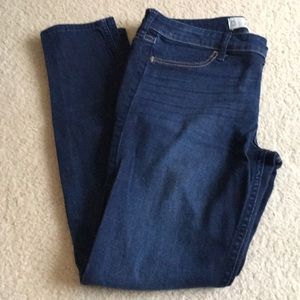 EUC Hollister dark denim jean legging
